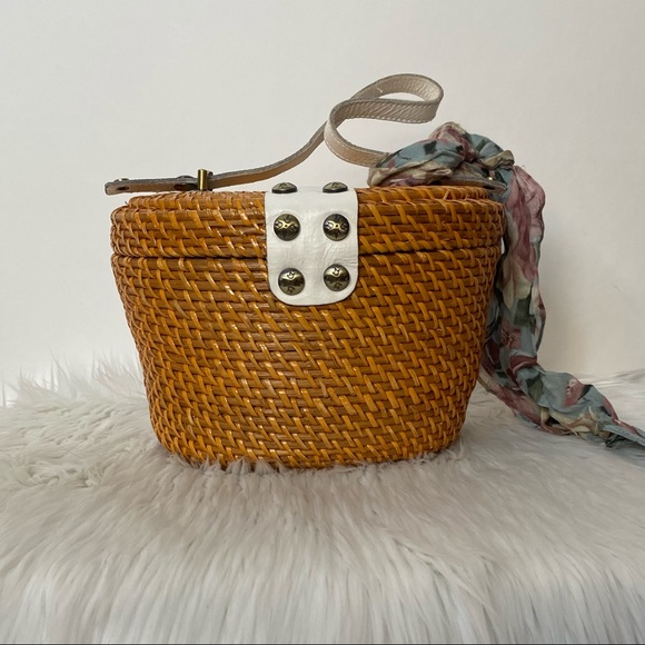 Patricia Nash Caselle Basket Purse with Tan & Crackled Rose Scarf - Picture 5 of 15
